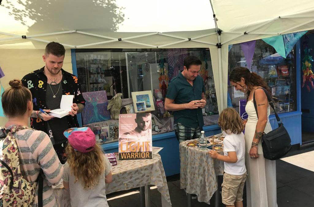 Kyle Gray and Radleigh Valentine Visit Happy Glastonbury!