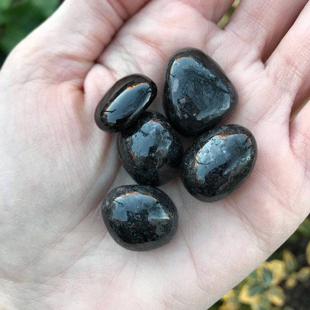 Nuummite tumbled