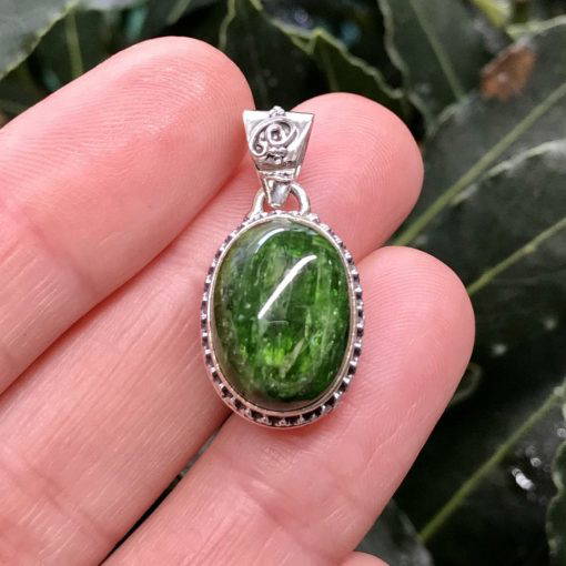 Chrome Diopside Pendant 6.18g