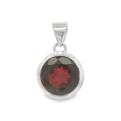Garnet Pendant 4.1g