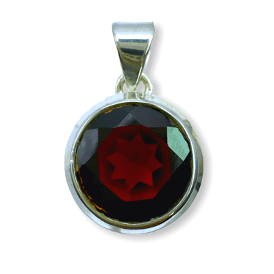 Garnet Pendant 4.1g