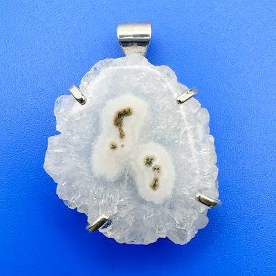 Solar Quartz Claw Set Pendant 12.9g
