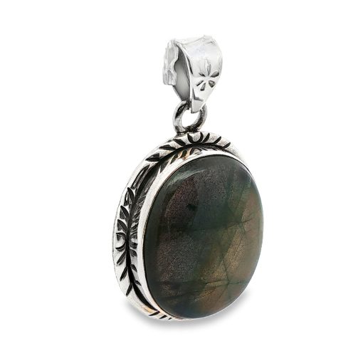 Madagascar Purple Labradorite Oval Pendant 13.7g - Image 2